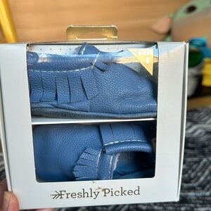 Freshly picked moccasins size 4 blue